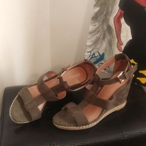 MERONA SIZE 10 FIX LIKE 9.5( OLIVE GREEN FAUX SUEDE WEDGE HEEL SANDALS)